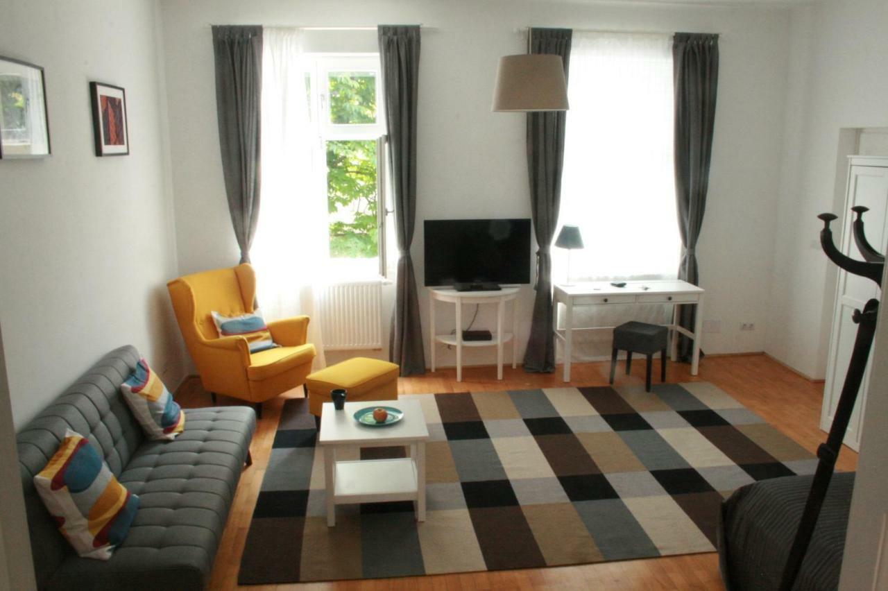 Enjoy Apartman ショプロン エクステリア 写真